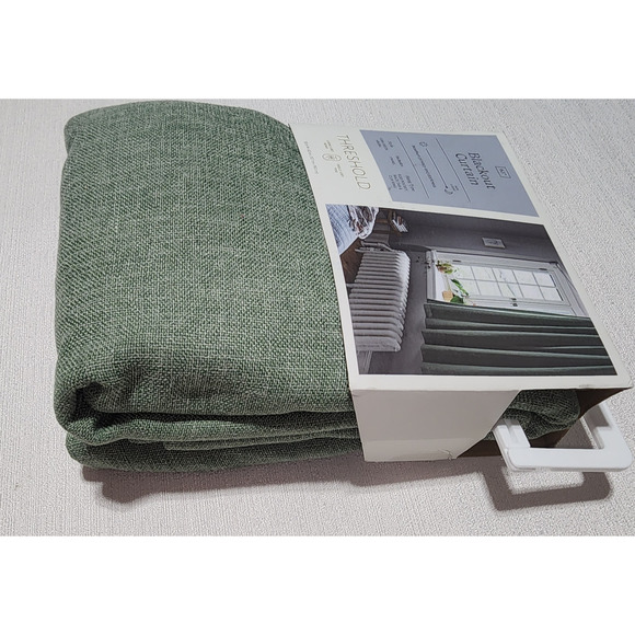 Threshold blackout curtain W 50'' x L 63'' Fern green Aruba - Picture 5 of 6